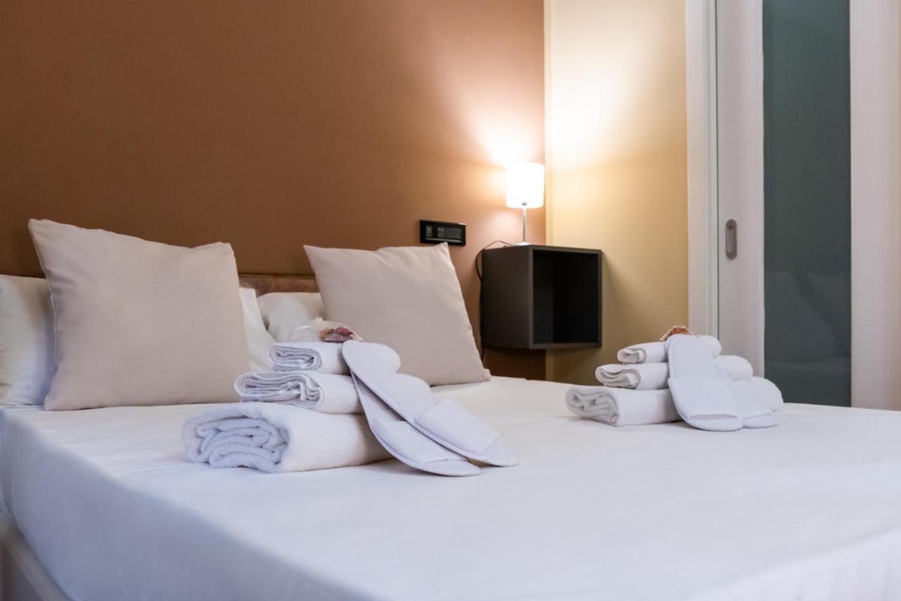Single Room with Queen bed - Non-Smoking,1710378705:JPEG
